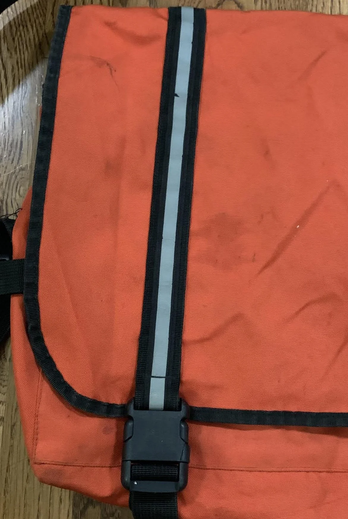 Vintage Gap Tech Orange/ Black/ 3M Messenger Bag — RootsBK